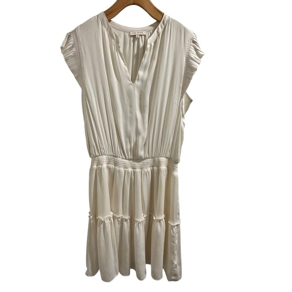 💰BOGO💰 Ivory Drop Waist Cap Pleated Sleeve Dress with V-Neck sz M